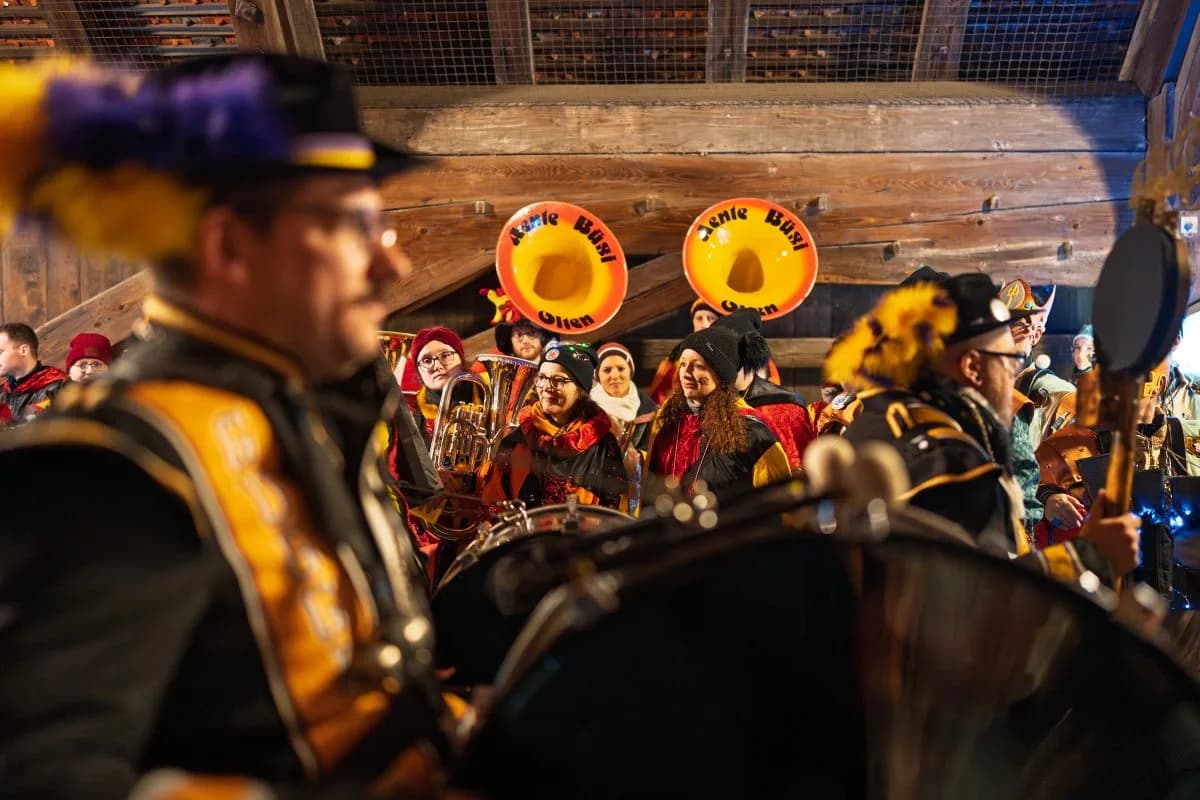 Aente Büsi Guggemusig Olten – Titelbild